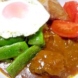 野菜と目玉焼きトッピングカレー